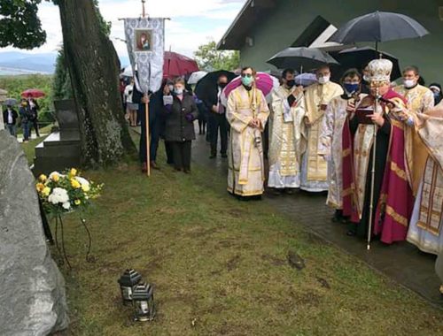 Vo Varhaňovciach si uctili kňazov Františka a Pavla Dancákovcov