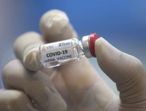 Koronavírus: Európska komisia podpisuje prvú zmluvu so spoločnosťou AstraZeneca