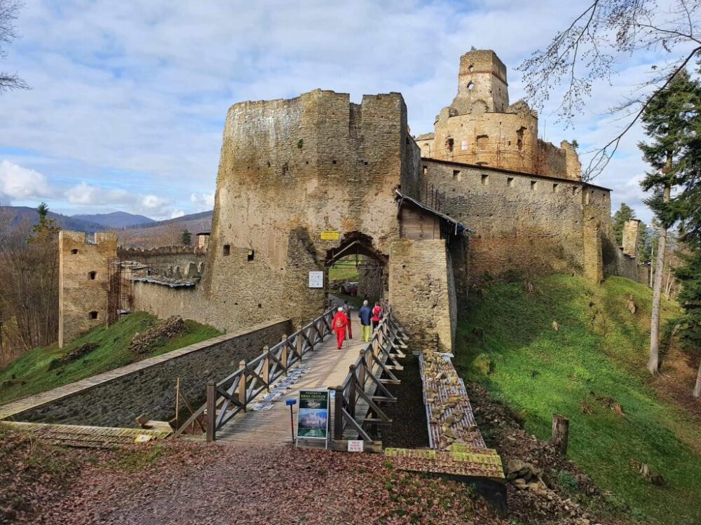 Obnovený hrad Zborov je obľúbeným cieľom výletov 
