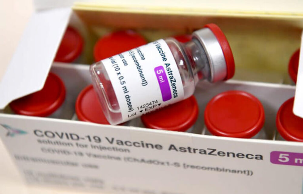 Očkovanie vakcínou AstraZeneca je pozastavené, od júna prídu zmeny