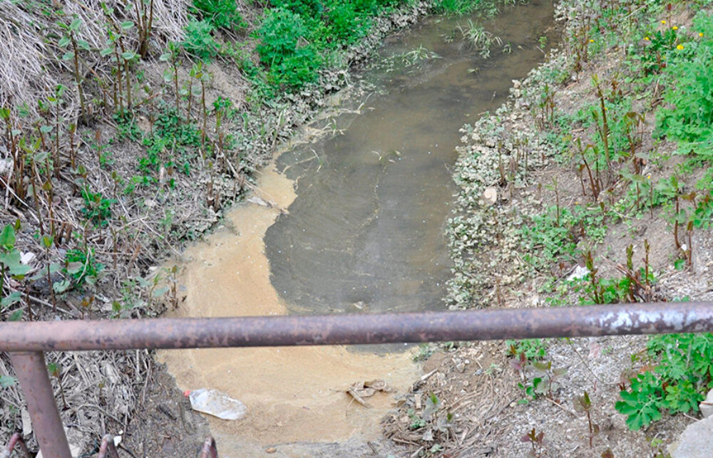 Vranovský potok je znečistený chemickou látkou
