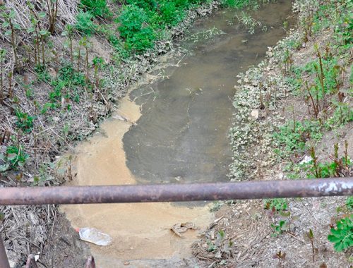 Vranovský potok je znečistený chemickou látkou