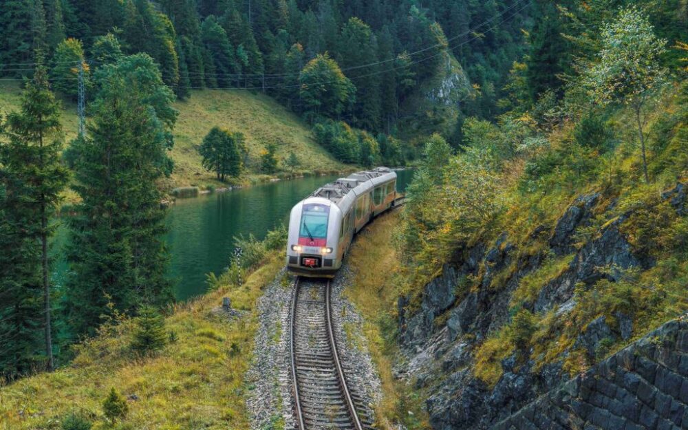 Železnice podporia domáci turizmus mimoriadnymi letnými vlakmi