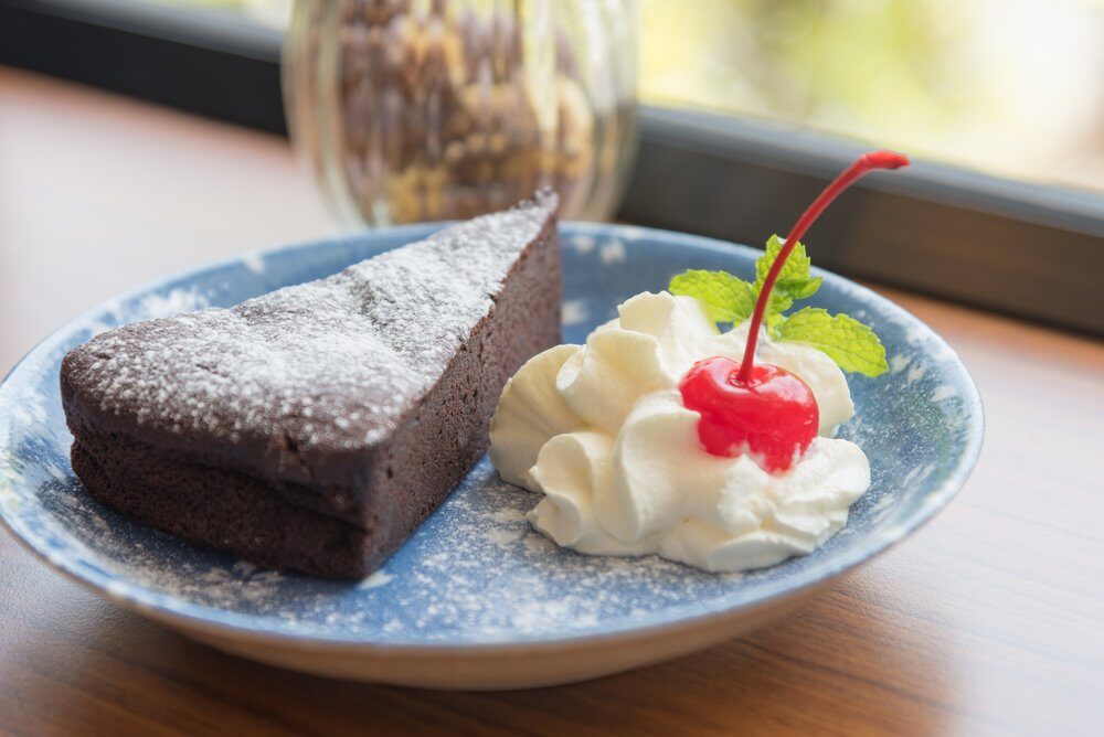 Čokoládový koláč bez múky. So štyrmi ingredienciami vytvoríte úžasne dobrý dezert