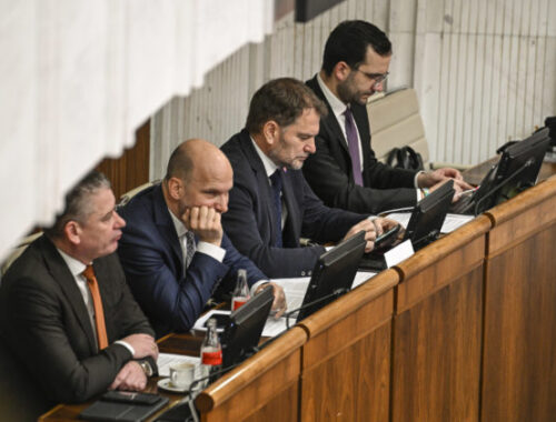 Opozícia musí koalícii čeliť spoločne, hnutie Slovensko vyzvalo PS na rokovania ohľadom voľby predsedu parlamentu (video)