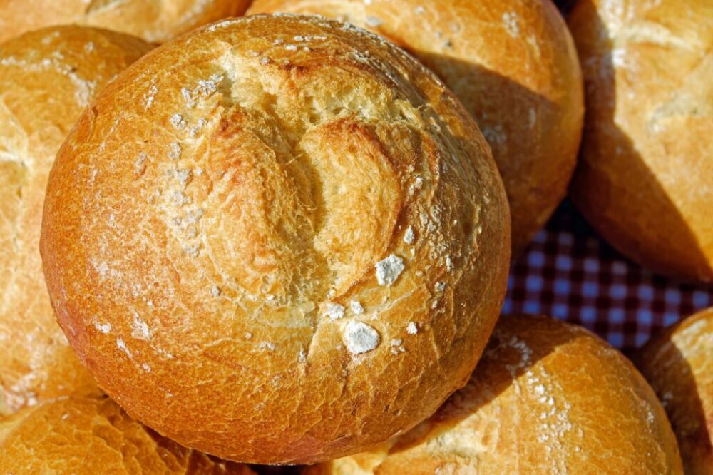 Chlieb takto skladujte a znížite si hladinu cukru v krvi. Dietológ vysvetľuje, či je to pravda