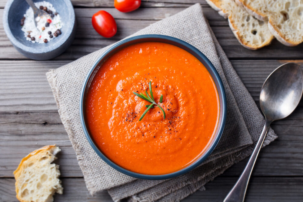 Ako sa pripravuje paradajková polievka? Tento rýchly recept na večeru by mal poznať každý – zvláštna ingrediencia sa bude hodiť