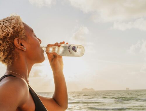 Pijete perlivé vody? Toto vám môžu urobiť so žalúdkom
