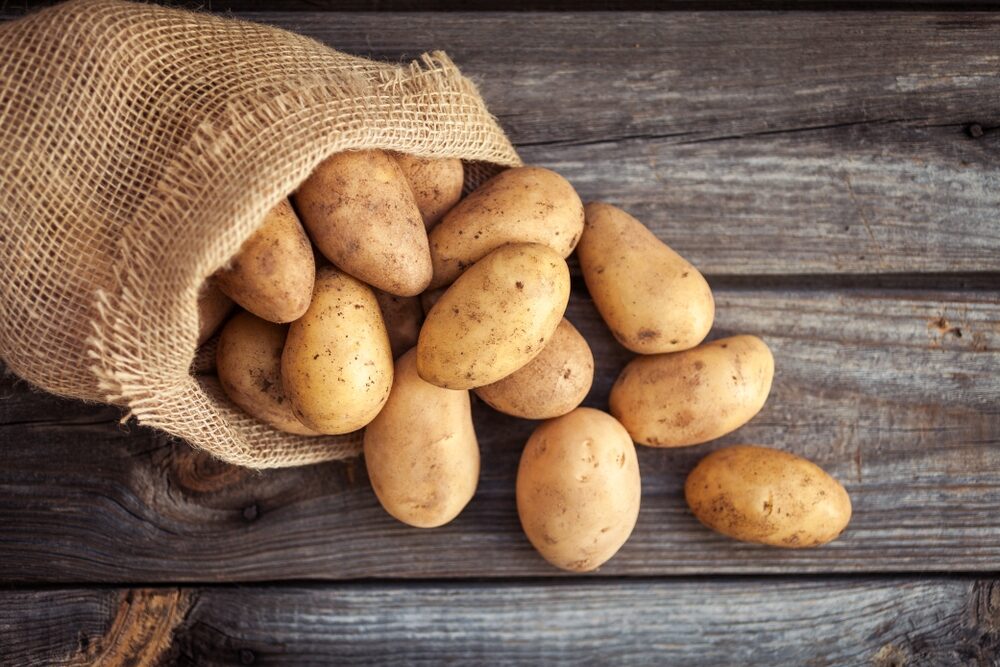 Tieto triky na skladovanie zemiakov som sa naučila od svojho starého otca. Udržia ich pevné až do jari