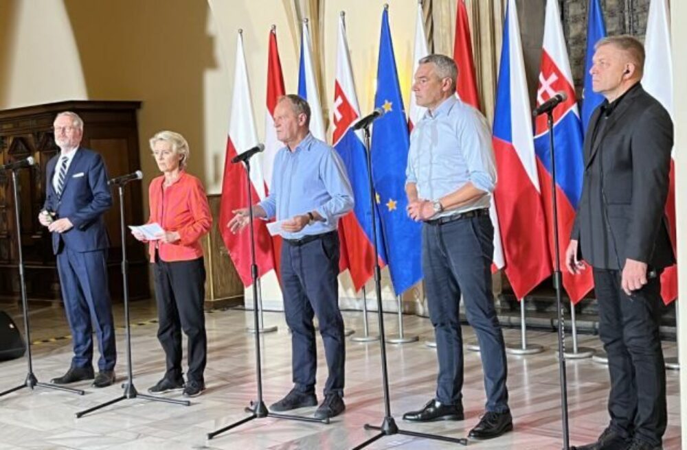 Fico odletel do Poľska, stretne sa s von der Leyenovou a premiérmi krajín zasiahnutých povodňami (video)