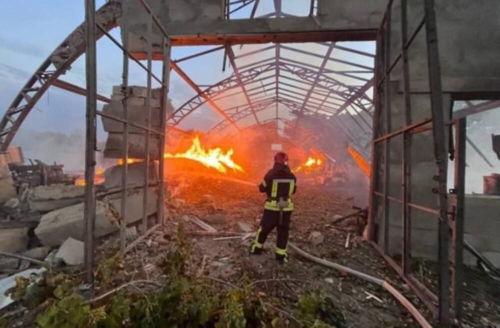 Útok na mesto Izmajil v Odeskej oblasti zabil troch ľudí, Rusi poškodili rodinné domy a vypuklo aj niekoľko požiarov