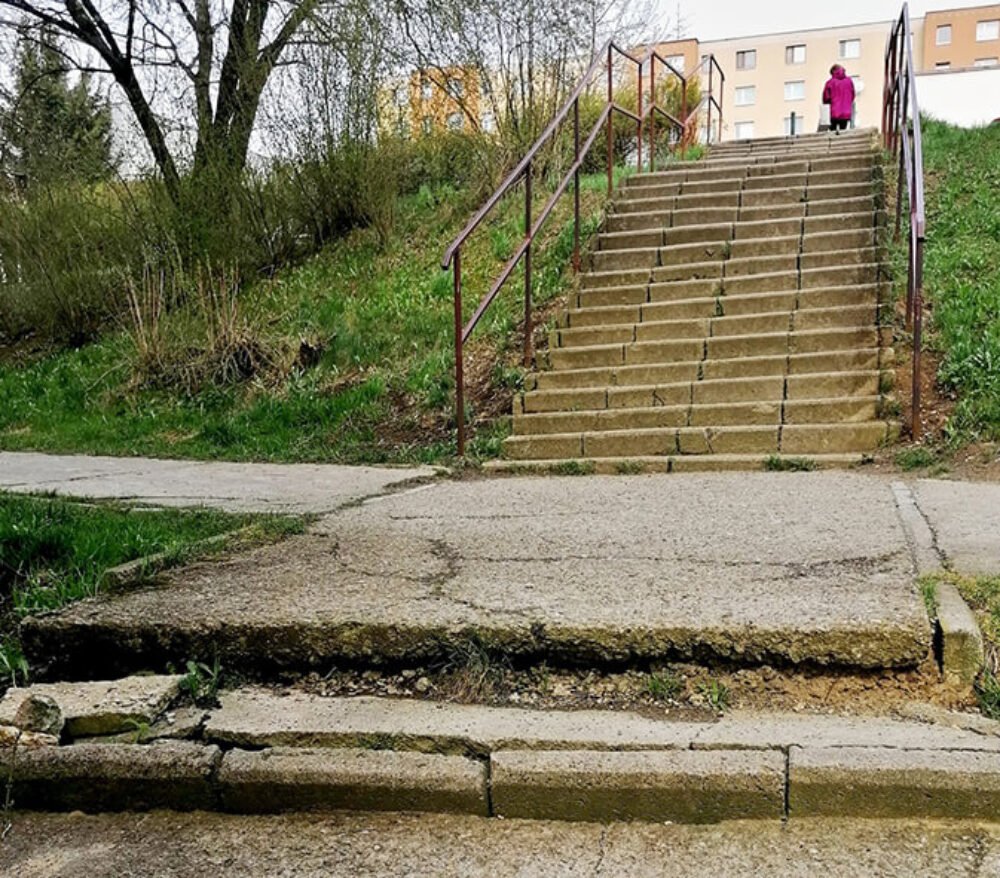 ZLEPŠÍ SA KOMUNIKÁCIA MEDZI OBYVATEĽMI MESTA, POSLANCAMI A ÚRADNÍKMI?