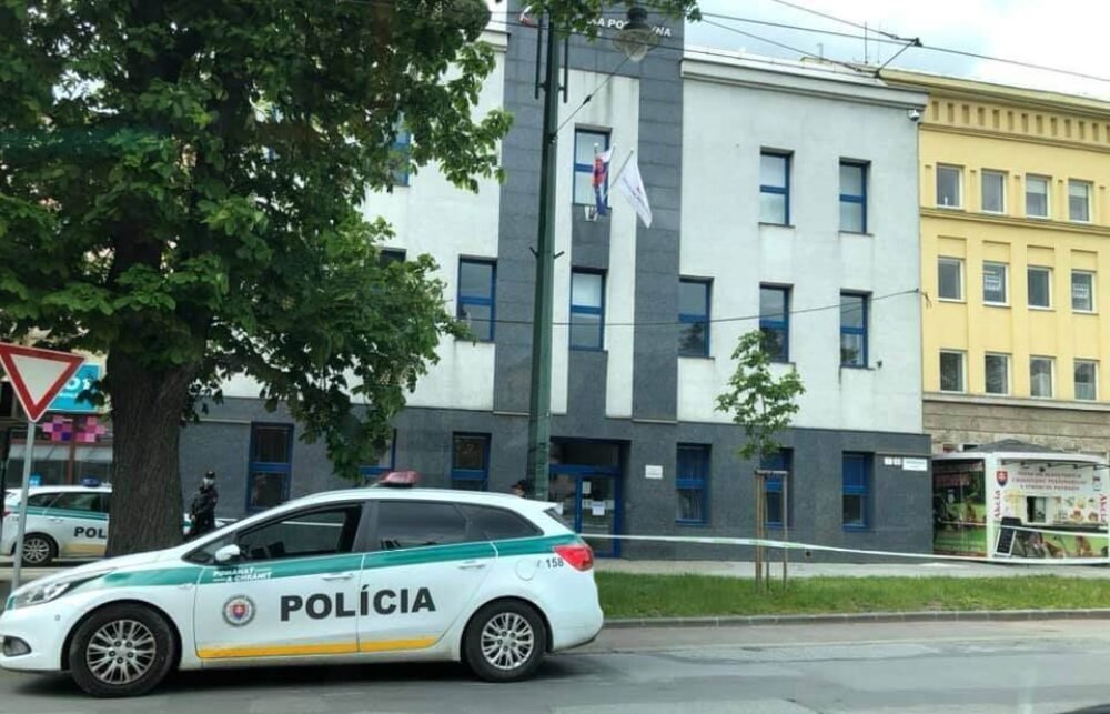 Sociálna poisťovňa pre oznam o bombovej zásielke uzavrela všetky pracoviská