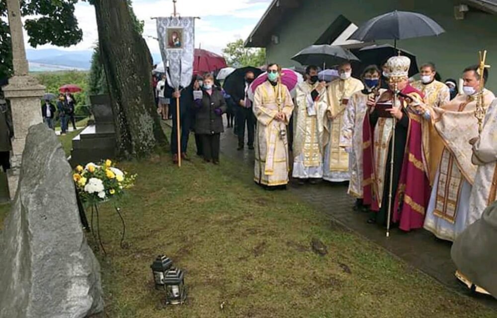 Vo Varhaňovciach si uctili kňazov Františka a Pavla Dancákovcov