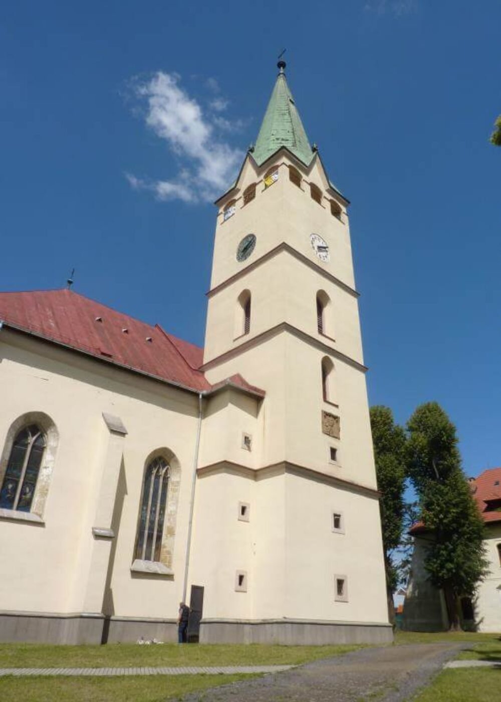 V STROPKOVE ZAČÍNAJÚ REKONŠTRUOVAŤ KOSTOLNÚ VEŽU A SPRÍSTUPNIA JU VEREJNOSTI
