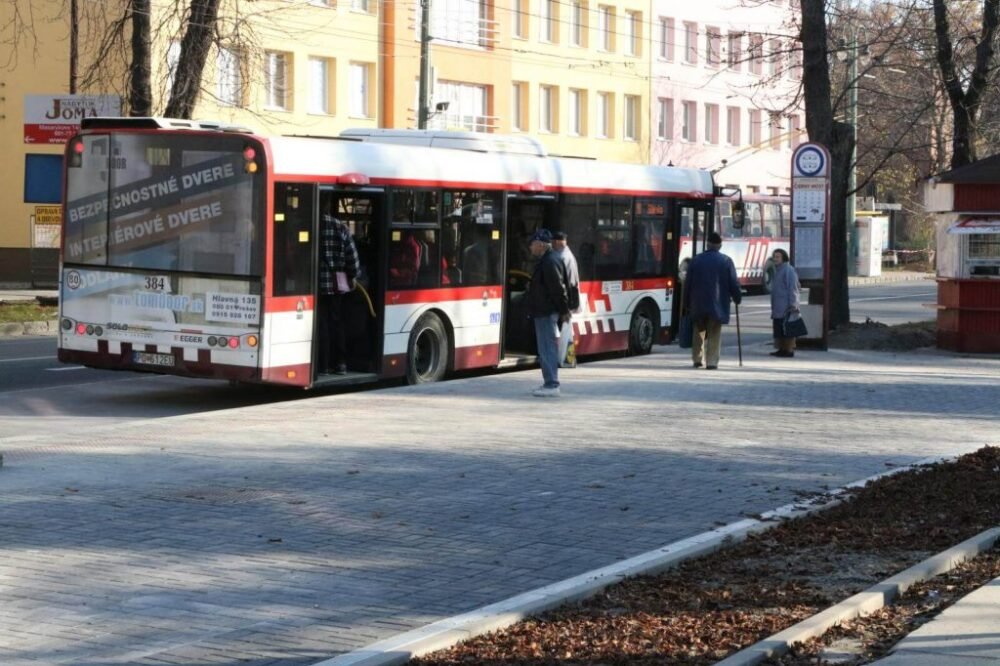 POZOR, VODIČI MHD UŽ NEZASTAVIA VŠADE