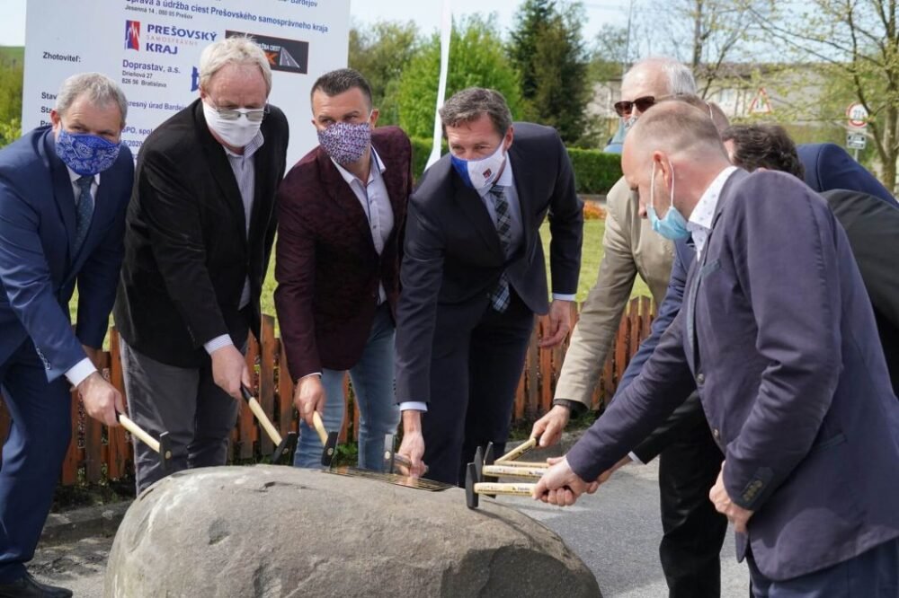 V OKRESOCH BARDEJOV A SVIDNÍK SA OPRAVIA CESTY A MOSTY ZA 2,6 MILIÓNOV EUR