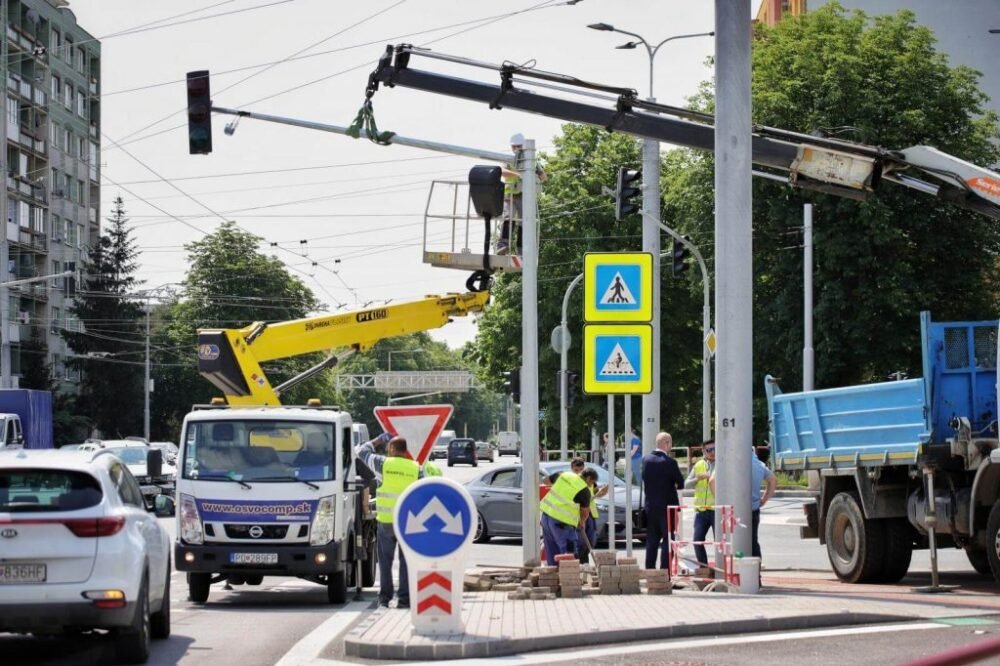 Modernizujú semafory na Levočskej ulici, cieľom je aj preferencia MHD