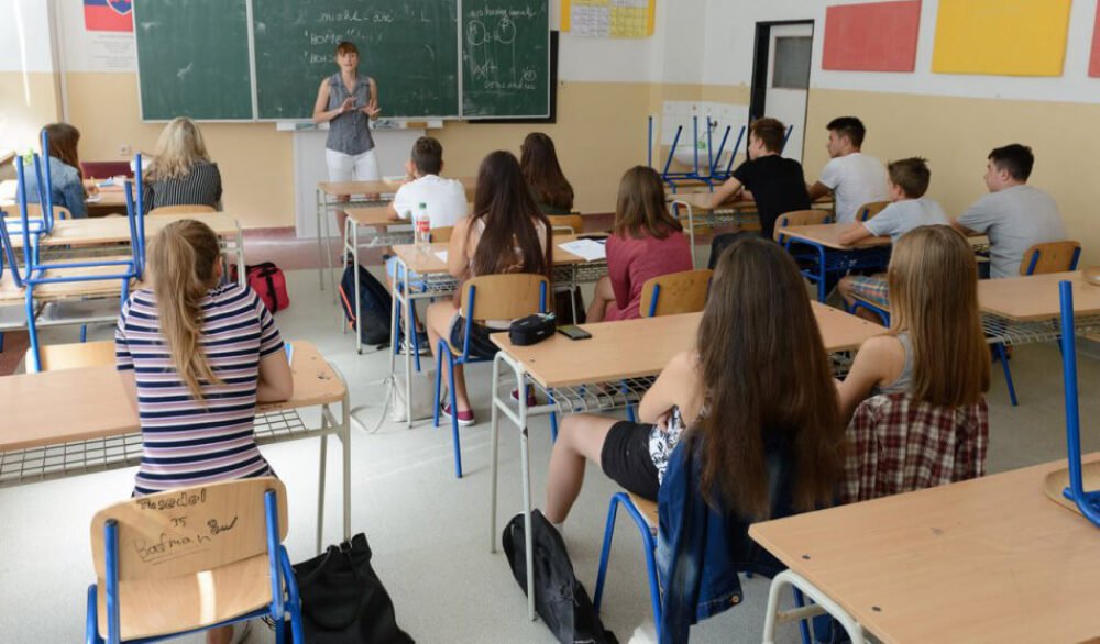 Župné stredné školy môžu prijať 5 140 deviatakov