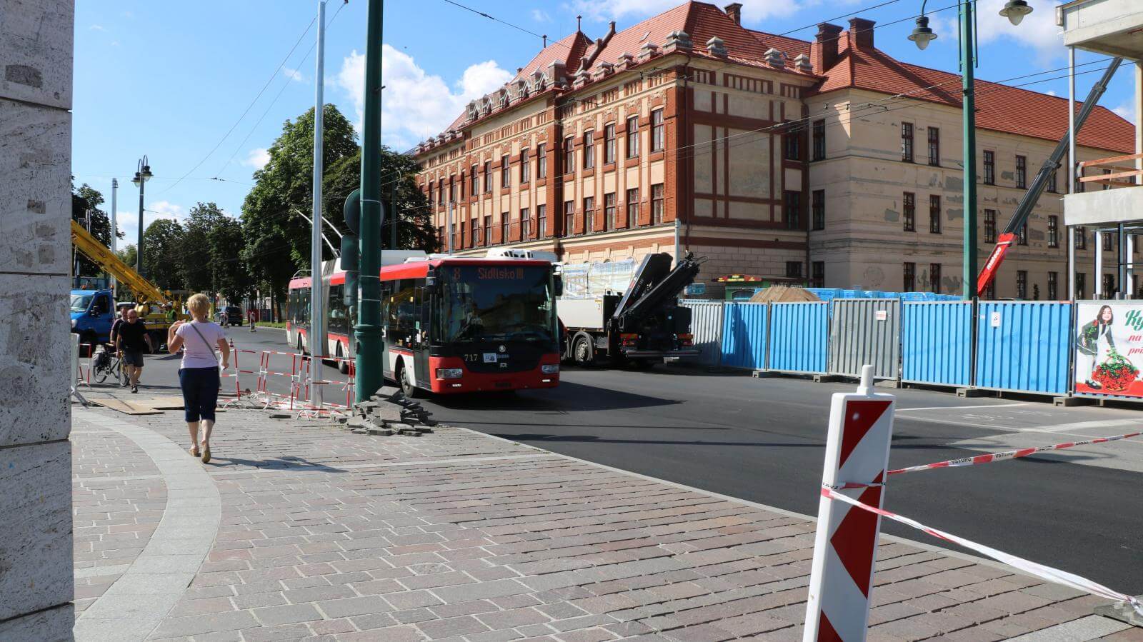 Od 1.9.2020 budú spustené semafory na križovatke Štefánikova – Grešova – Masarykova – Hlavná. Na pôvodné trasy sa vrátia aj linky MHD