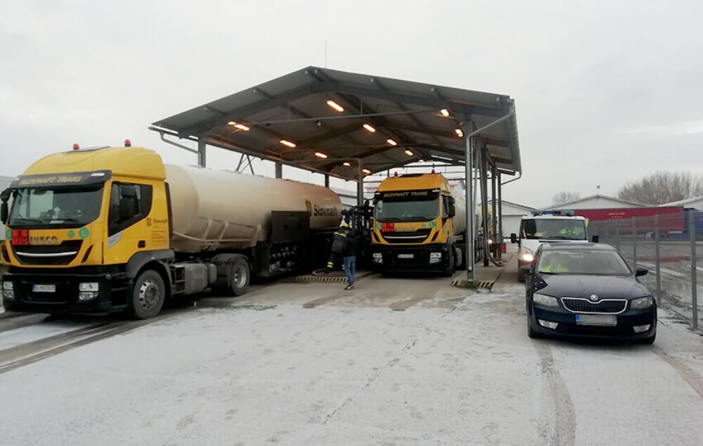 Odhalili podozrivé obchodovanie s naftou