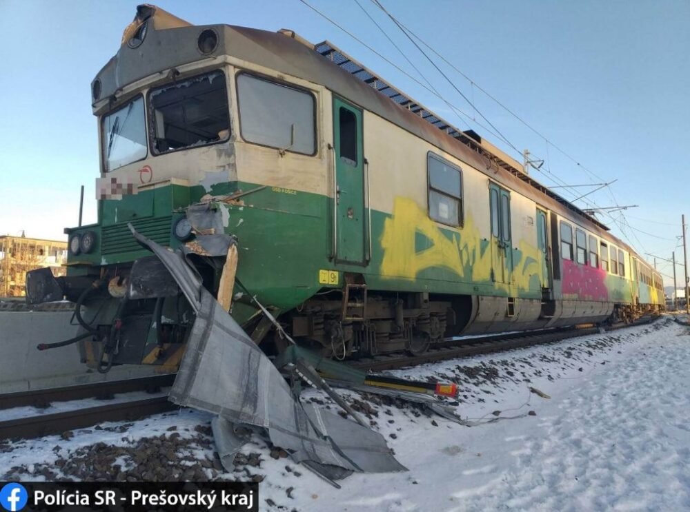 Na prešovskom „kruháči“ sa kamión zrazil s vlakom