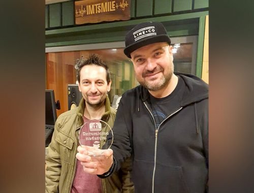 Pamätná plaketa Rozumieme nadaným putuje do Prešova: Ocenenie získala skupina IMT Smile