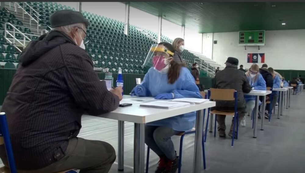 Vo veľkokapacitných centrách zaočkovali už vyše 20 tisíc ľudí