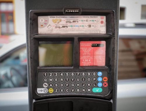 V Prešove budú ďalšie spoplatnené zóny na parkovanie, mesto kupuje automaty