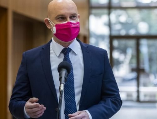 Od 12. apríla sa plošne otvára prvý stupeň a materské školy pre deti všetkých rodičov