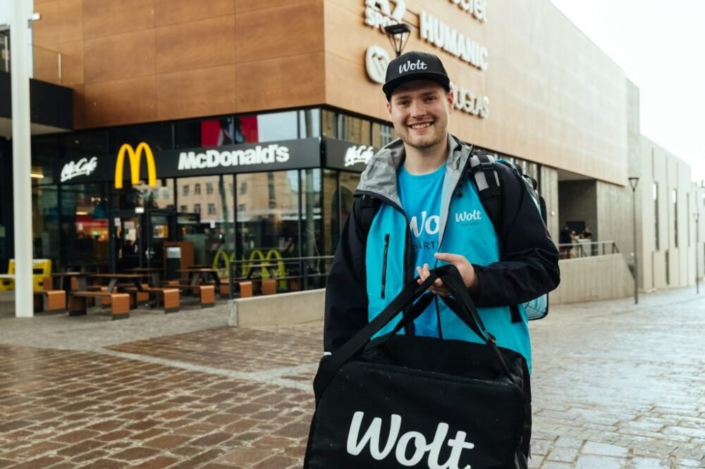 Jedlo z McDonald’s doručia ku dverám zákazníkov už aj v Prešove