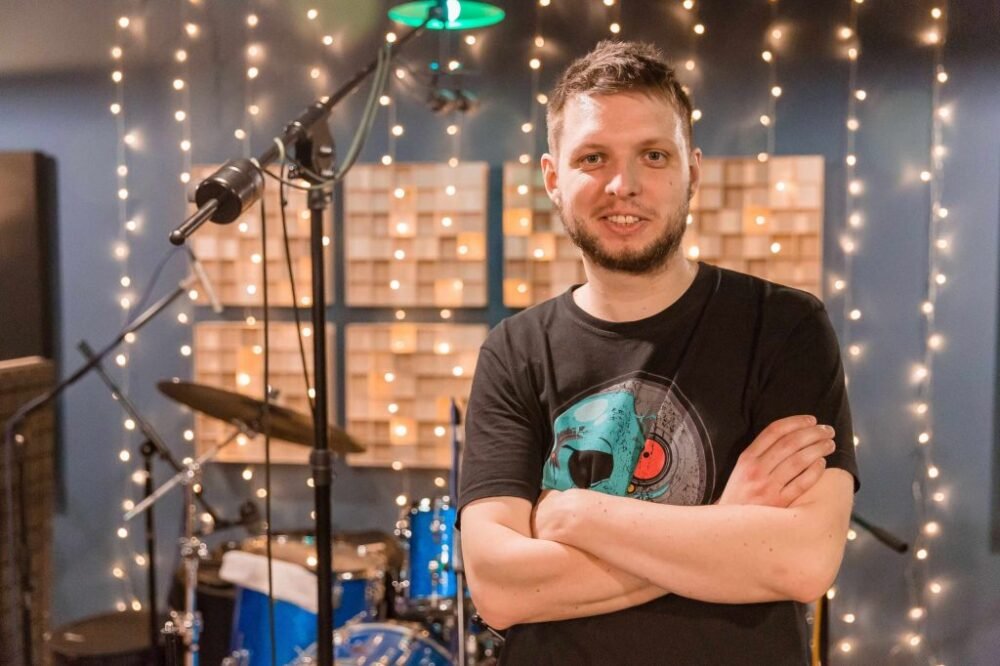 Vypočujte si nový album Úzkej Krajiny v dnešnom live streame