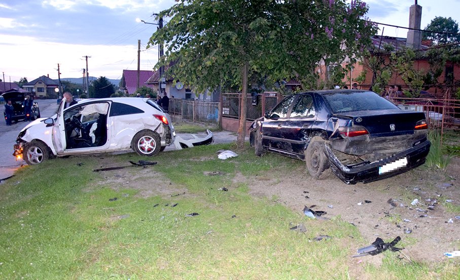 Najprv nabúral, potom sa oháňal nožom a nakoniec zaútočil na policajtov