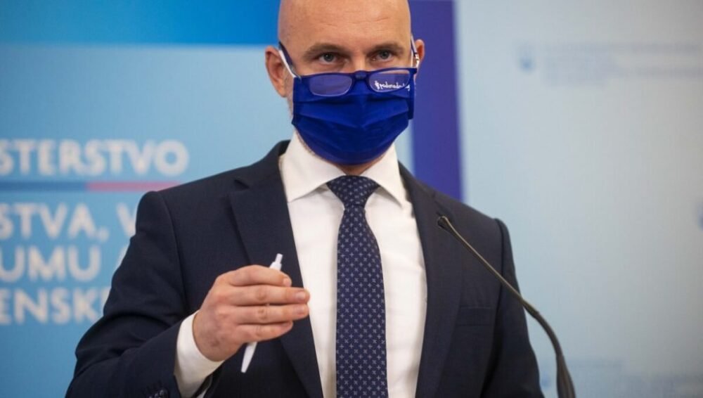 B. Gröhling: Ostáva mesiac pred otvorením škôl na zlepšenie miery zaočkovania