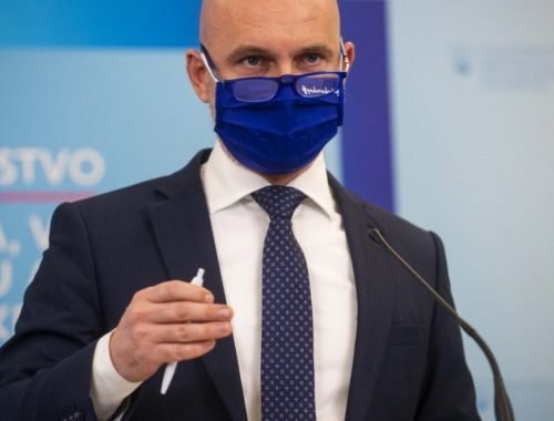 B. Gröhling: Ostáva mesiac pred otvorením škôl na zlepšenie miery zaočkovania