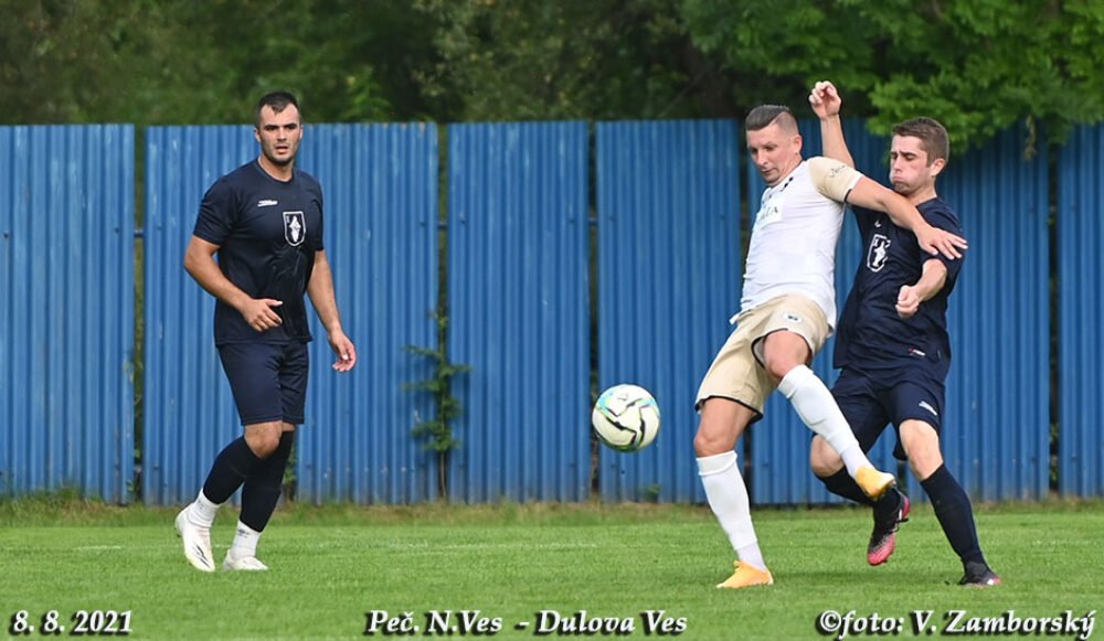 V „Pečovskej“ tri penalty za 90 minút