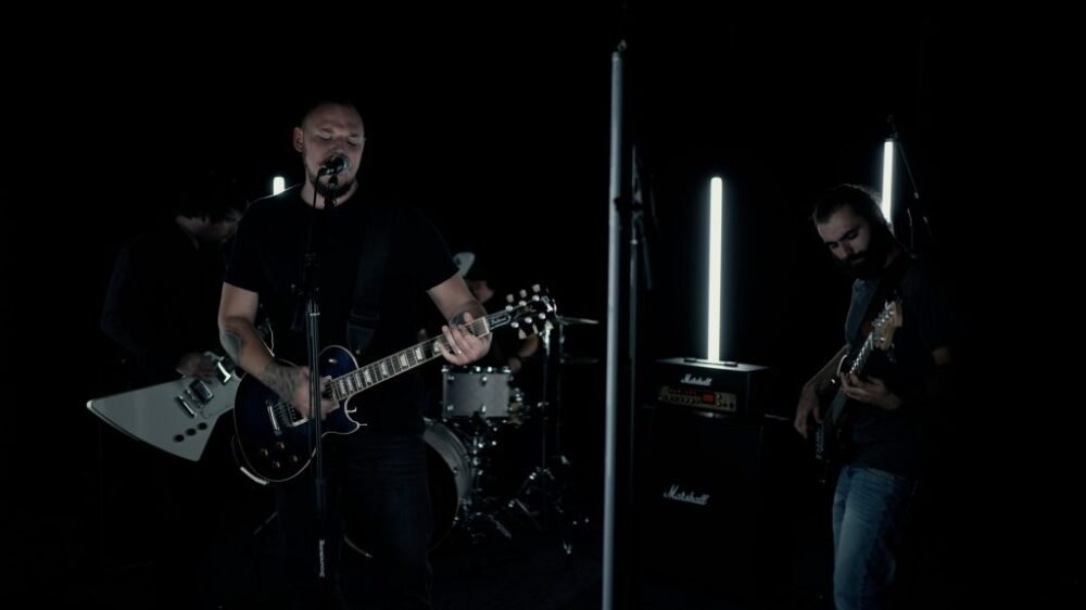 Nová kapela Rawsonic ponúka surový zvuk a melódie. Debutuje baladou Before you came