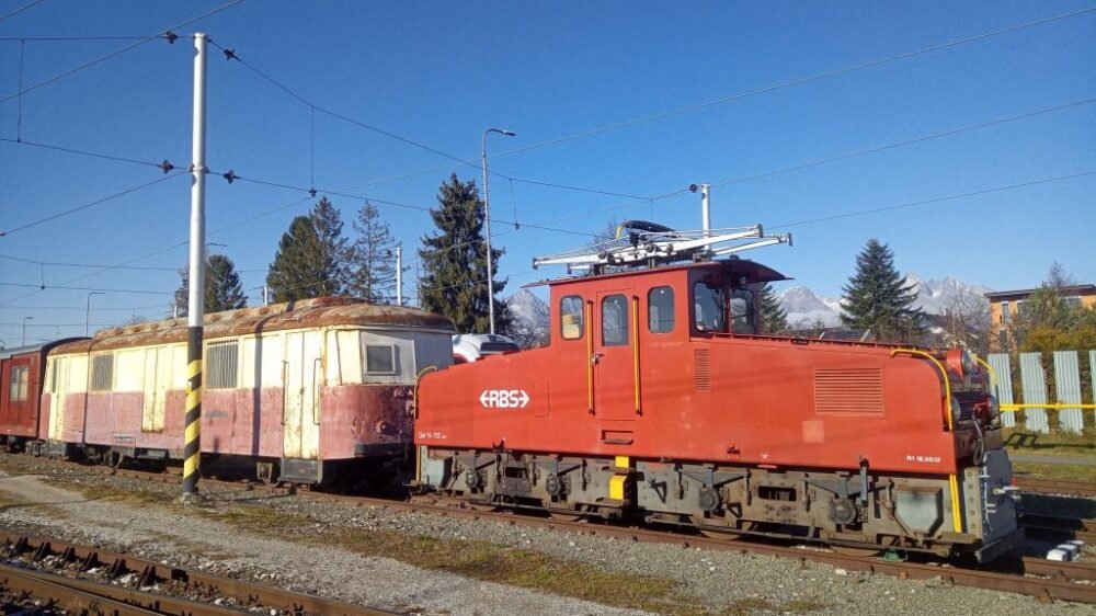 Do Tatier prišiel historický elektrický rušeň Yeti zo Švajčiarska