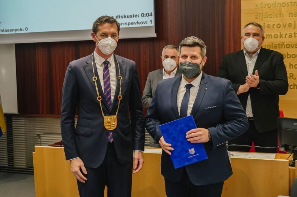 Peter Pipák zložil poslanecký sľub