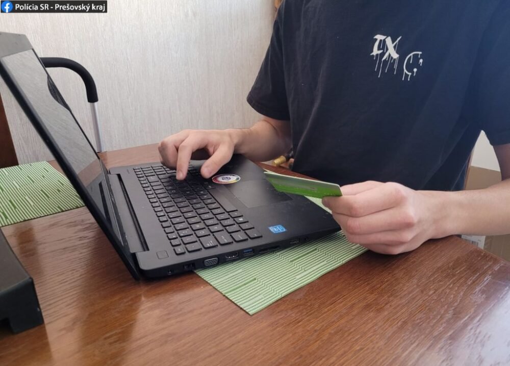 Opäť sa objavili falošné maily v mene banky