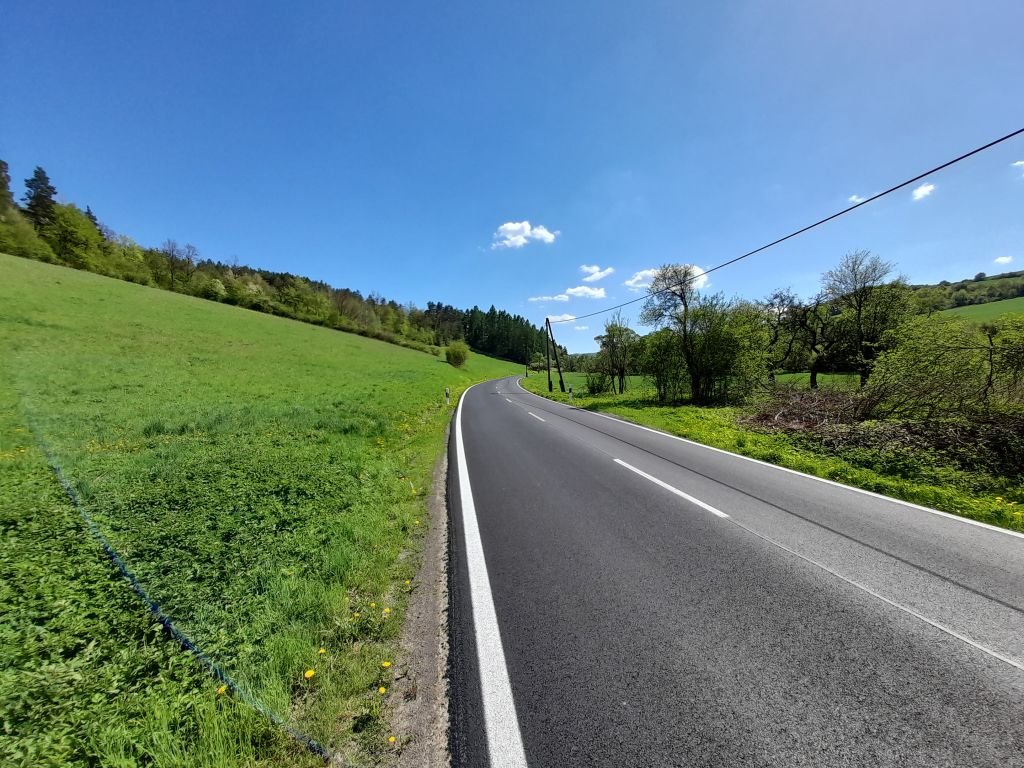 Kraj opravil vyše kilometrový úsek cesty v obci Križovany