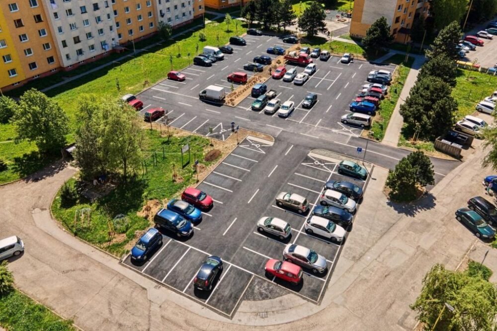 Na nové parkovisko na Exnárovej ulici sa vojde viac ako sto áut