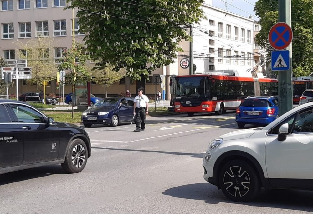Rekonštrukcia mosta na Škultétyho ulici stále spôsobuje chaos v doprave