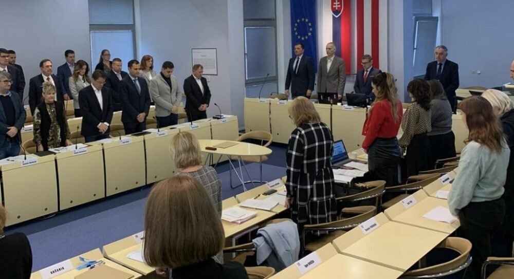 <strong>Primátorovi Františkovi Oľhovi schválili zvýšený plat</strong>