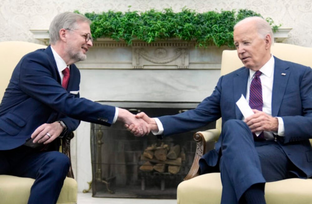 Premiér Fiala sa v Bielom dome stretol s prezidentom Bidenom, ich hlavnou témou bola pomoc Ukrajine (foto)
