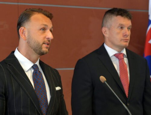 Šutaj Eštok o zmene v policajnej inšpekcii: Odteraz sa bude vyšetrovať bez krytia vlastných zadkov a čurillovcov (video)
