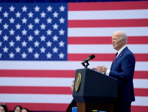 Americký prezident Biden príde do Francúzska na 80. výročie vylodenia spojencov v Normandii