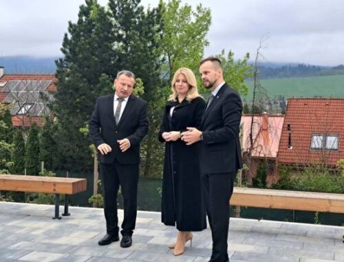 Čaputová si v Starej Ľubovni pripomenula obete tragédie, mestskej plavárni udelila zelenú pečať (video+foto)