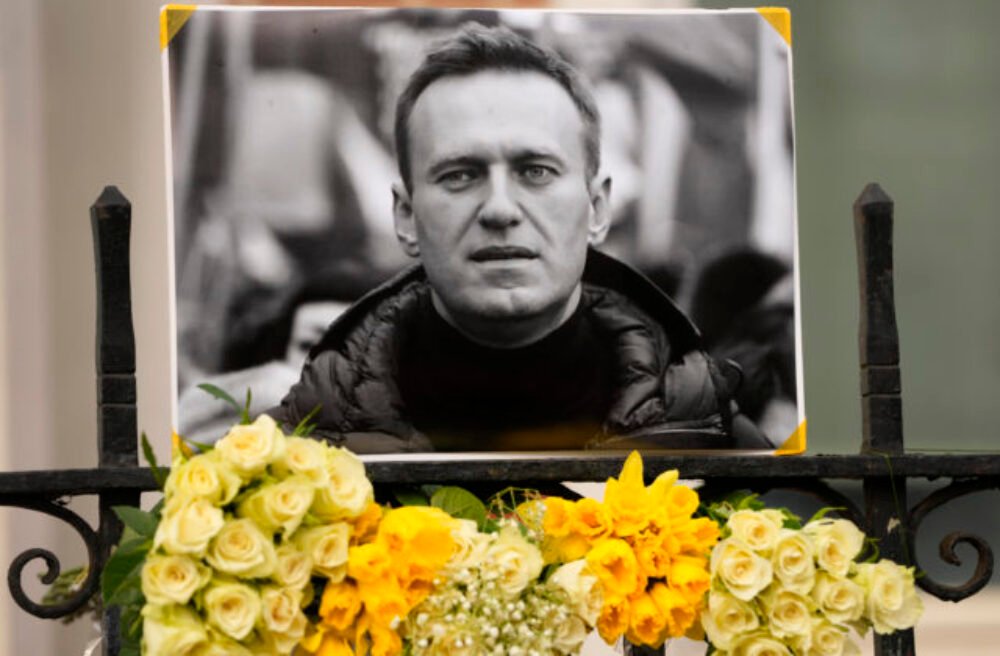 Pravoslávneho kňaza, ktorý viedol spomienkový obrad za Alexeja Navaľného, suspendovali a preložili do iného kostola