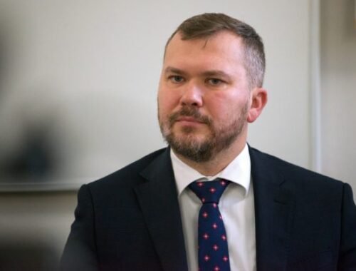 Nepotrebujeme ďalšie rozkladanie inštitúcie, reaguje Karas na nomináciu Harabina za člena Súdnej rady SR